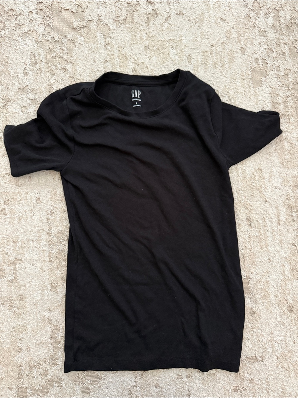 GAP women’s Black Crew Neck Tee